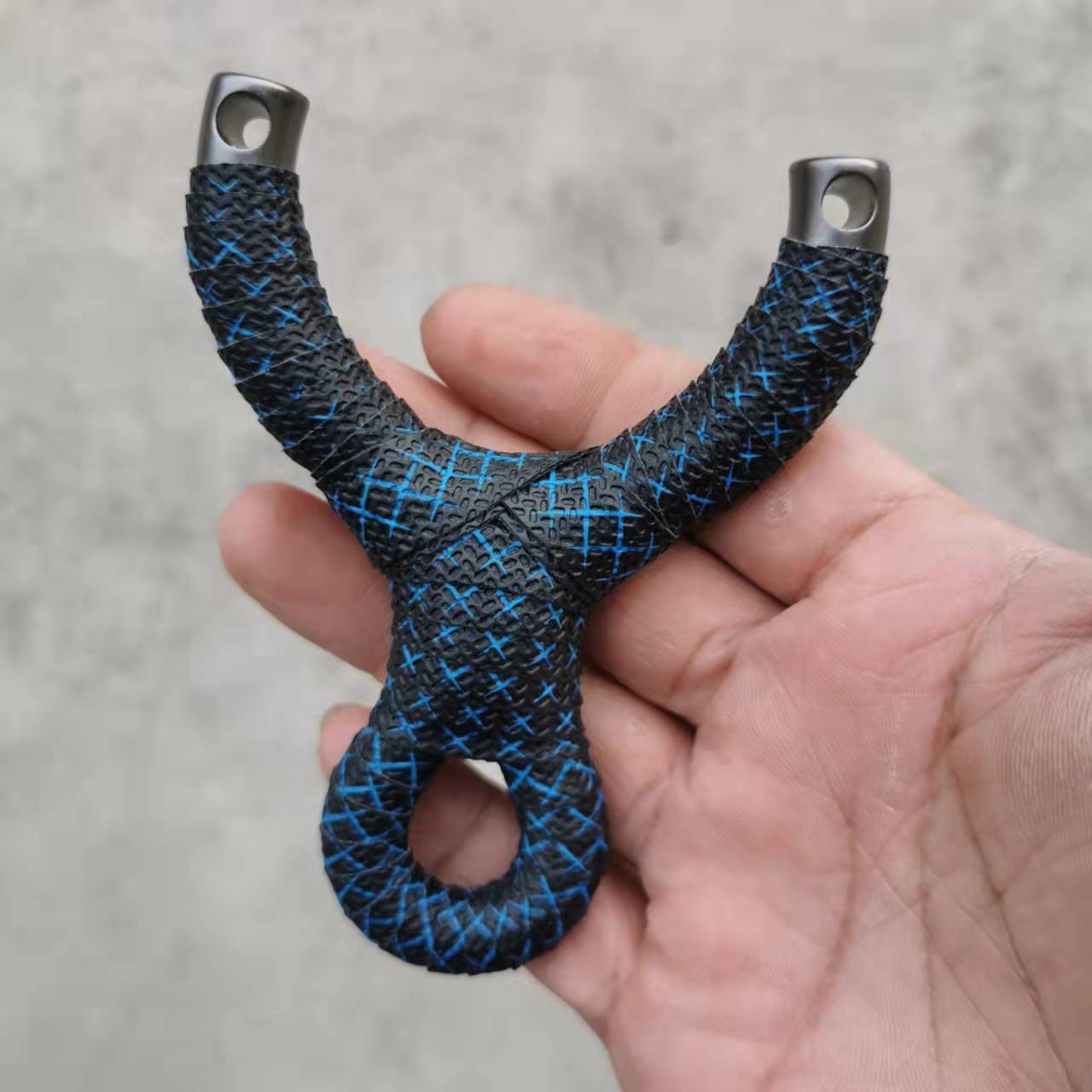 12 MM GRADIENT CARD BLACK XX TANGLES
